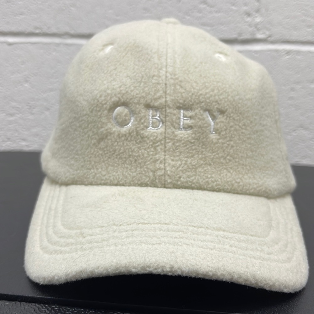 Obey fleece / Teddy hat cap 🧢